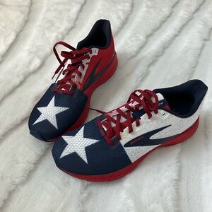 Brooks TEXAS running shoes 10.5 Launch 8 NEW